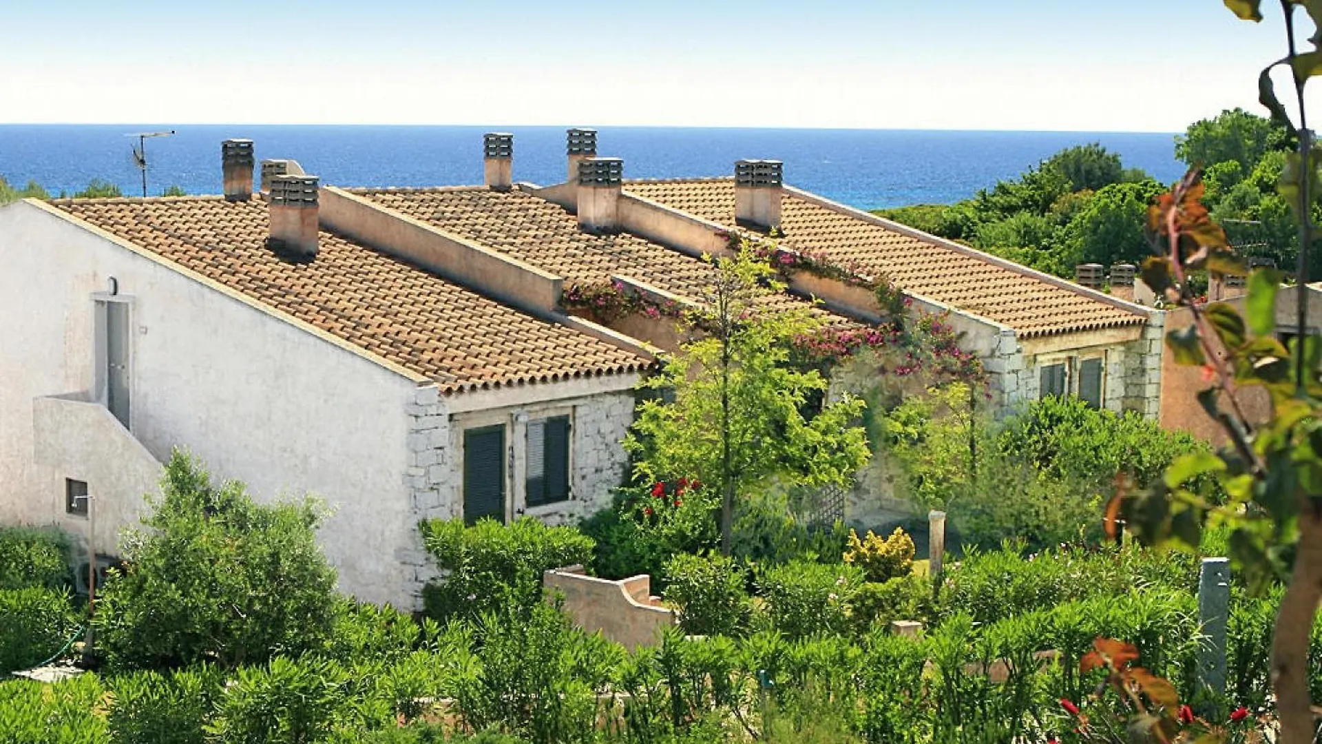 Flat In Castiadas Costa Rei With Balcony, Terrace Or Garden Apartment