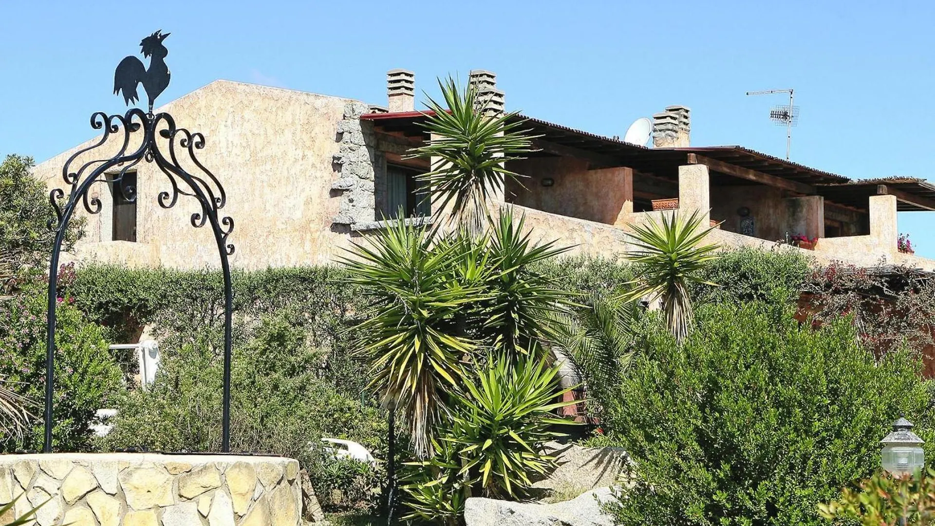 Flat In Castiadas Costa Rei With Balcony, Terrace Or Garden Apartment
