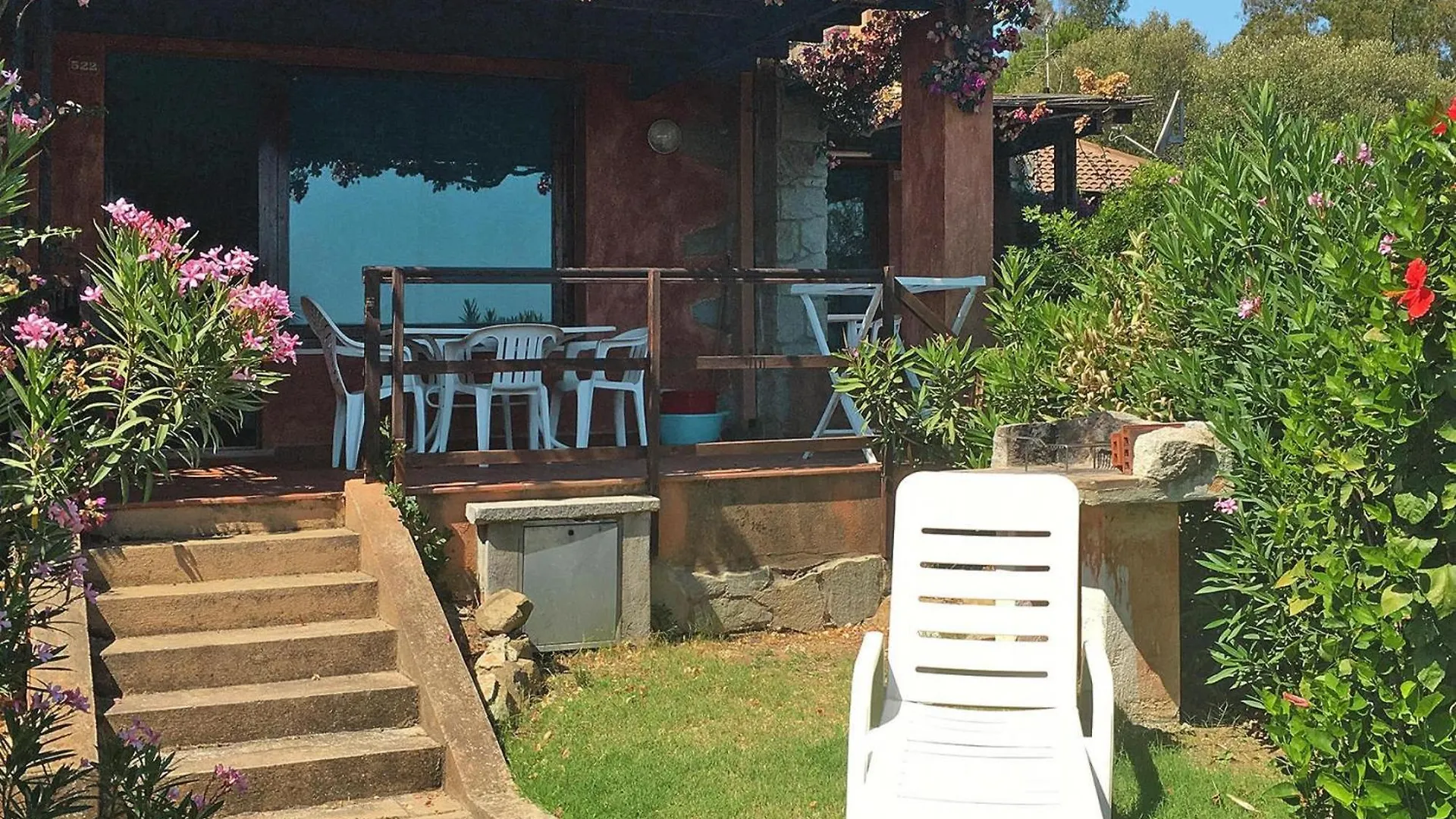 Flat In Castiadas Costa Rei With Balcony, Terrace Or Garden Apartment